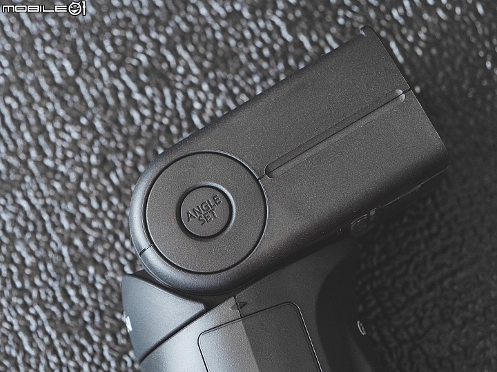 Canon Speedlite 470EX-AI ,「Angle Set / 角度設定」按鍵是首次出現 Canon Speedlite 470EX-AI ,「Angle Set / 角度設定」按鍵是首次出現