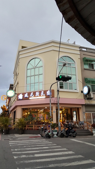 兩天一夜台東出差,一桶油來回....