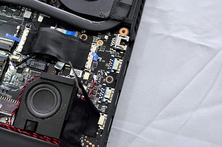 AORUS X7 DT V8,面面俱到的高效強勁筆電