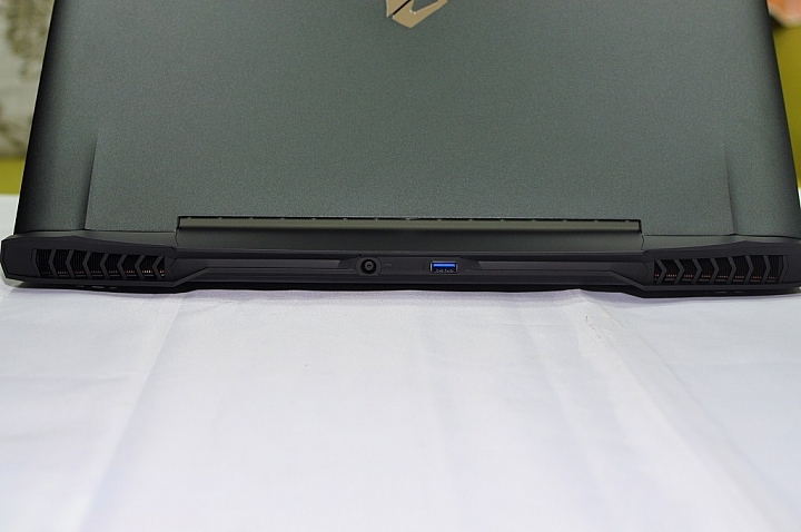 AORUS X7 DT V8,面面俱到的高效強勁筆電