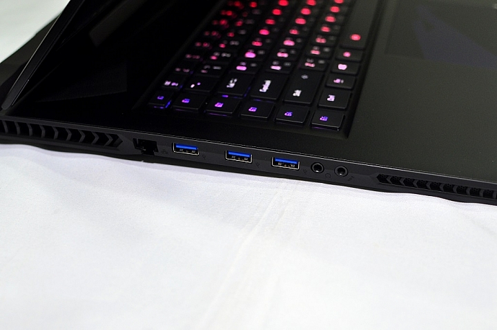 AORUS X7 DT V8,面面俱到的高效強勁筆電