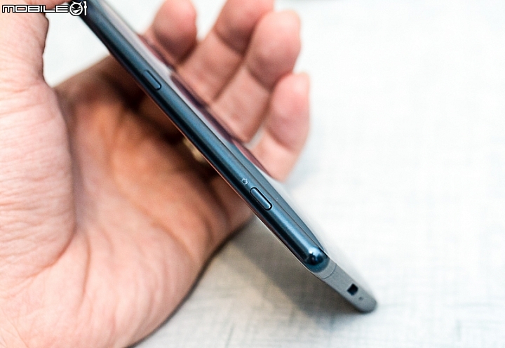 八核心智慧震動SONY Xperia XZ2入手開箱!