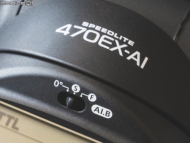 Canon Speedlite 470EX-AI,撥桿可快速進入「燈頭回歸原位(0° )、半自動 AI.B(S)、全自動 AI.B(F)」這三種模式。 Canon Speedlite 470EX-AI,撥桿可快速進入「燈頭回歸原位(0° )、半自動 AI.B(S)、全自動 AI.B(F)」這三種模式。