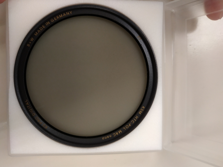 早兩天買了一塊B+W CPL, 卻發現可能是假的?? 求各位師兄幫忙分辨