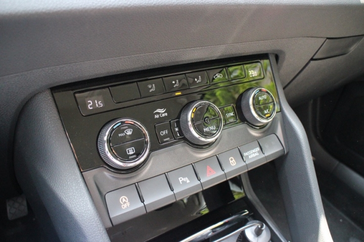 SKODA KAROQ爽開箱!