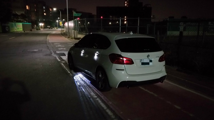 BMW 2AT 天使之翼 迎賓光毯安裝分享