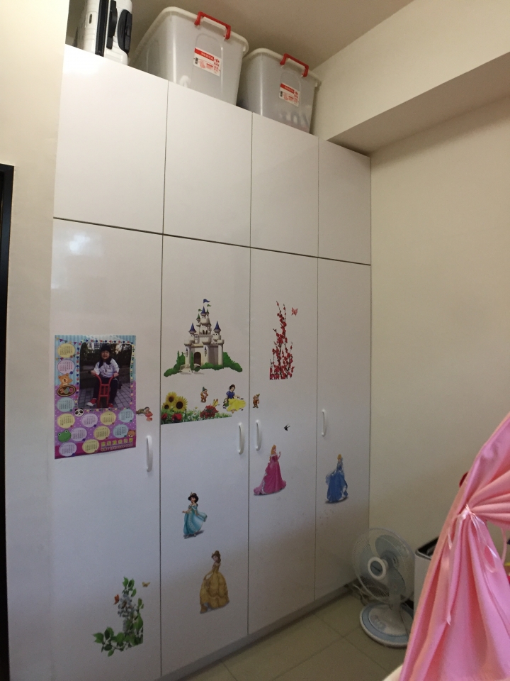 小坪數白色簡約收納小宅 一年後的開箱 (超大容量神奇衣櫥)