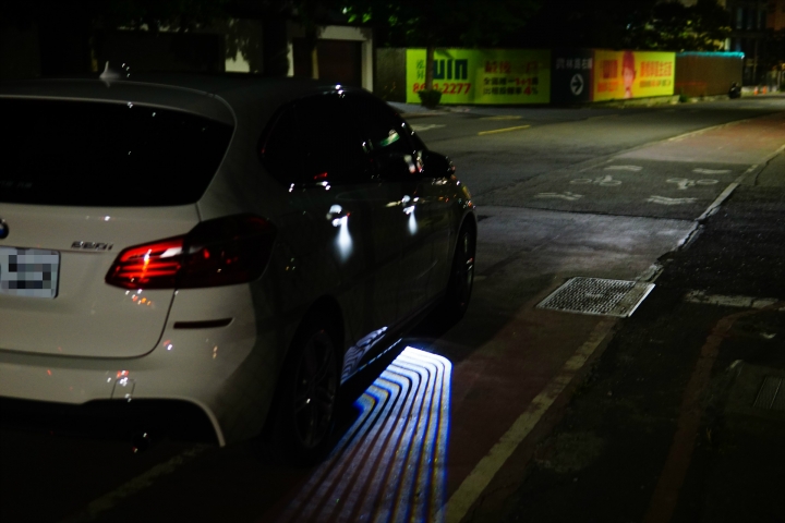 BMW 2AT 天使之翼 迎賓光毯安裝分享