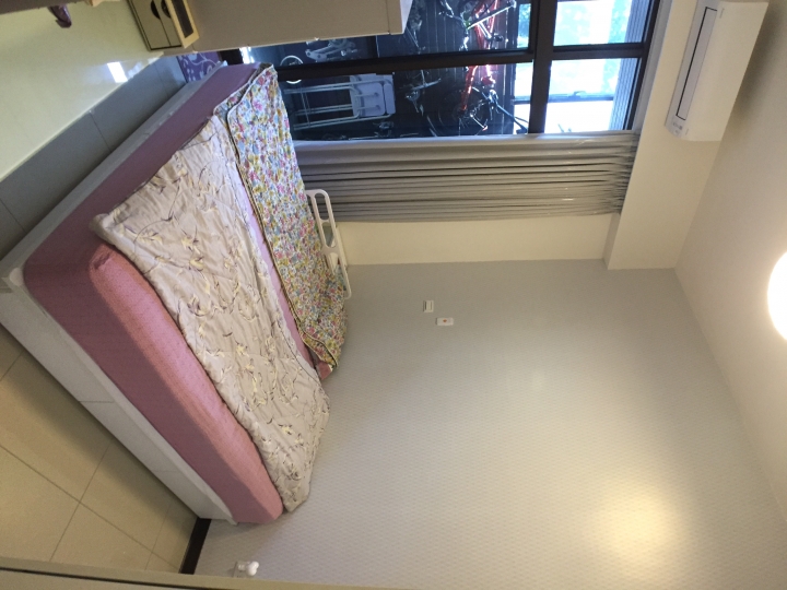 小坪數白色簡約收納小宅 一年後的開箱 (超大容量神奇衣櫥)