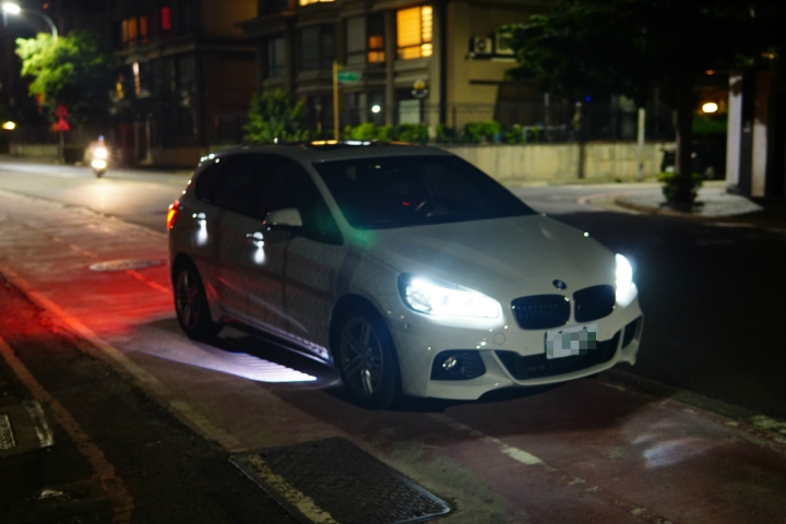 BMW 2AT 天使之翼 迎賓光毯安裝分享