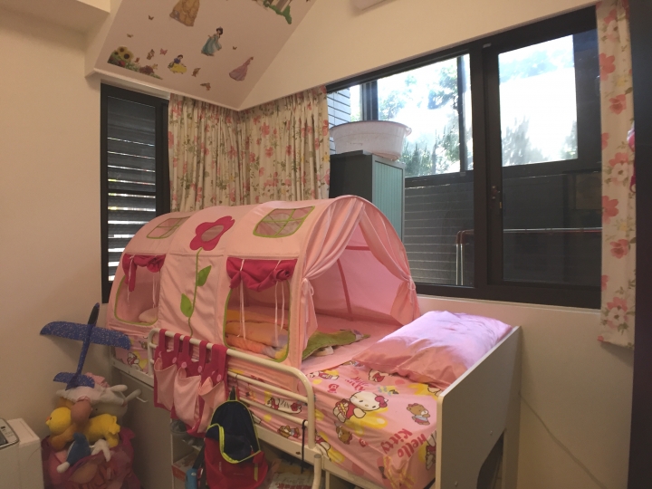 小坪數白色簡約收納小宅 一年後的開箱 (超大容量神奇衣櫥)