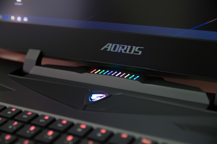 AORUS X9 DT奢華開箱