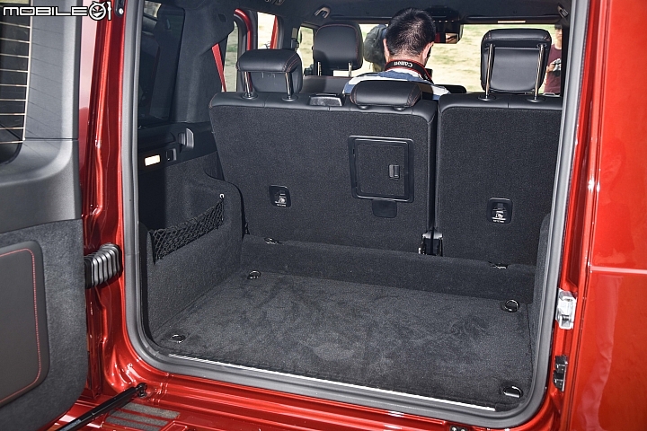 Mercedes-Benz New G-Class G500 側開式尾門另配置氣壓式拉桿 Mercedes-Benz New G-Class G500 側開式尾門另配置氣壓式拉桿