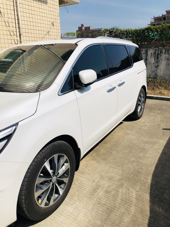 KIA 新嘉華 CARNIVAL 豪華版