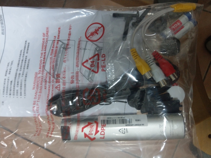 都沒人發過的 TCL C2 55吋 路人版簡易開箱文