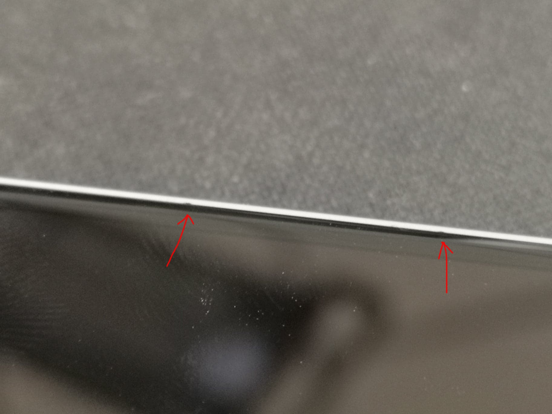 zf5z~螢幕與邊框接縫處,多處凹洞?(已解決)