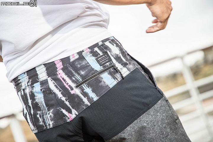 Quiksilver 開箱-18吋衝浪休閒褲-FORTUNE BEACHSHORT 18-褲款細節照 Quiksilver 開箱-18吋衝浪休閒褲-FORTUNE BEACHSHORT 18-褲款細節照