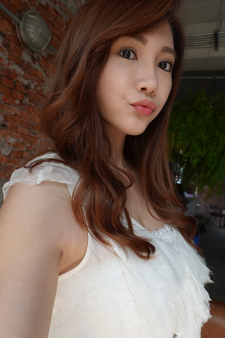 Sony Cyber-Shot DSC-RX100M6,MODEL:楚楚Mia 自拍範例 Sony Cyber-Shot DSC-RX100M6,MODEL:楚楚Mia 自拍範例