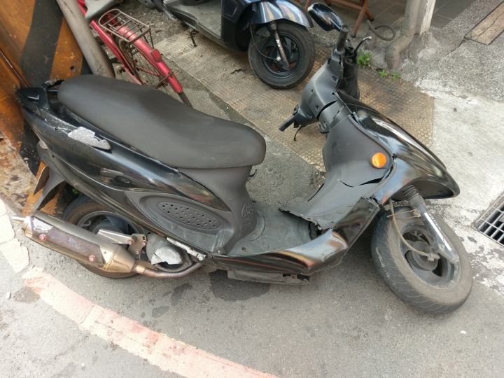 關於修車還是換新車~請大大們給點意見....如果要換我有看上3台車不知道大大們會推哪一台?