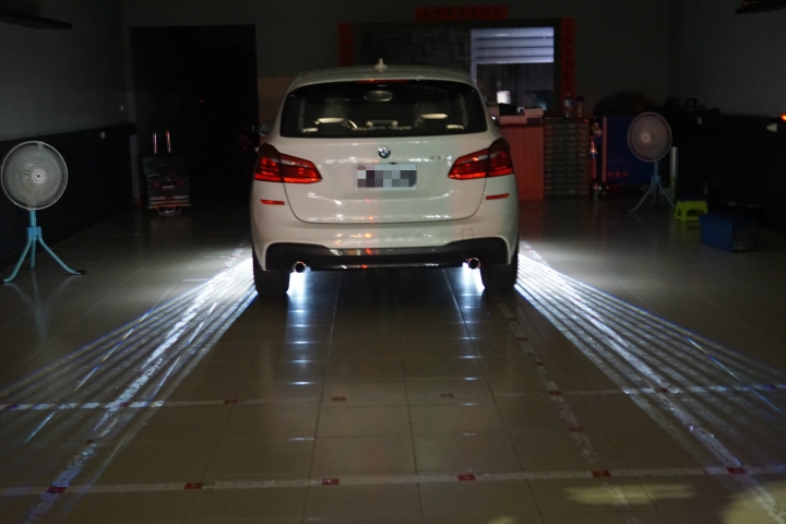 BMW 2AT 天使之翼 迎賓光毯安裝分享