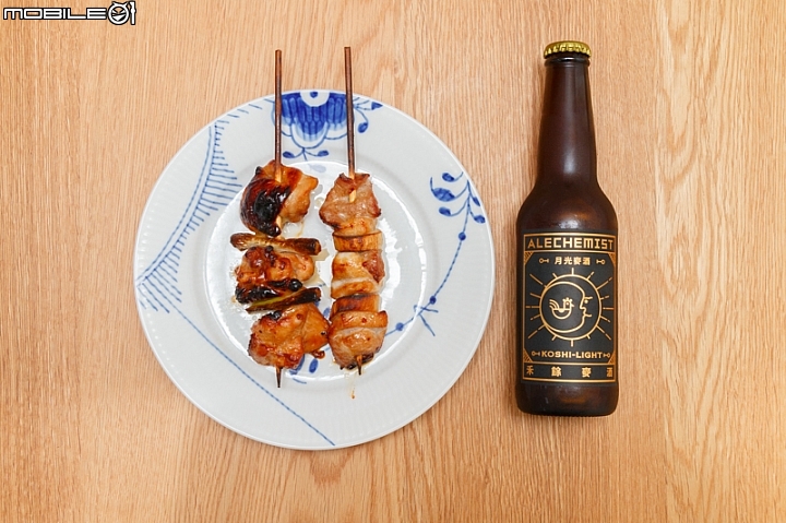 綜合烤肉串再加上啤酒 綜合烤肉串再加上啤酒