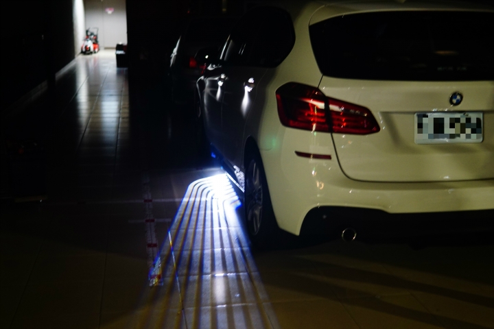 BMW 2AT 天使之翼 迎賓光毯安裝分享