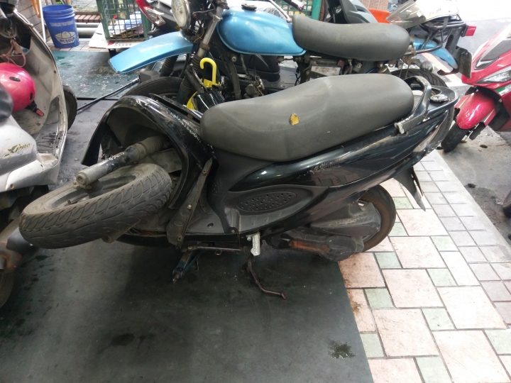 關於修車還是換新車~請大大們給點意見....如果要換我有看上3台車不知道大大們會推哪一台?