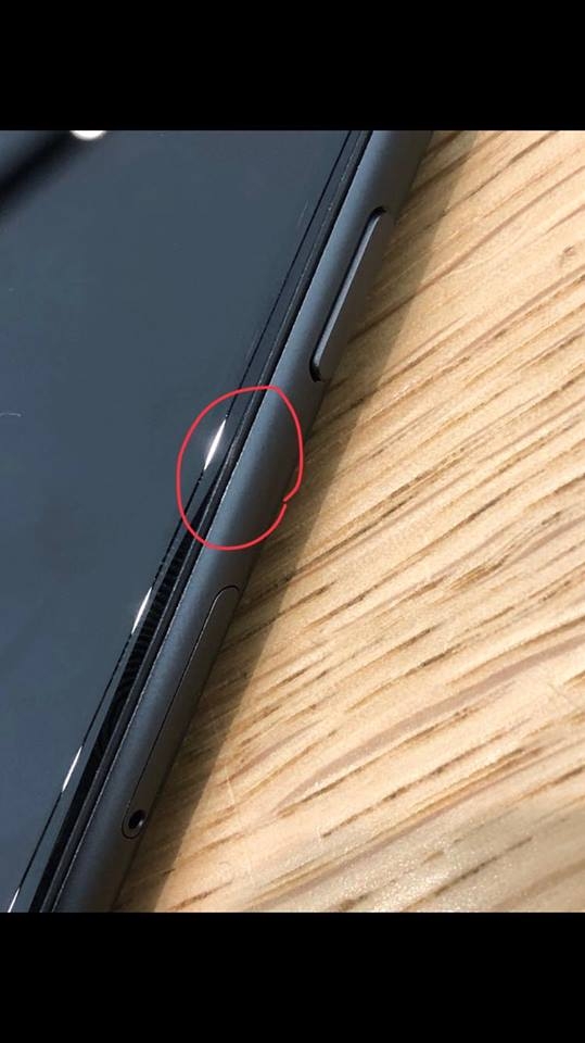 台北101這批iPhone-8整新機不保證外觀完整
