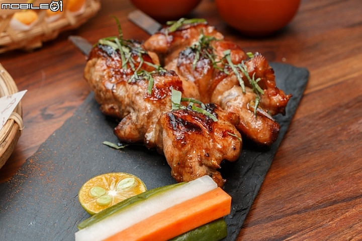 小惡魔獨家景點活動 SUNMAI BAR 金色三麥精釀啤酒吧-舒肥九層塔雞腿串燒 小惡魔獨家景點活動 SUNMAI BAR 金色三麥精釀啤酒吧-舒肥九層塔雞腿串燒