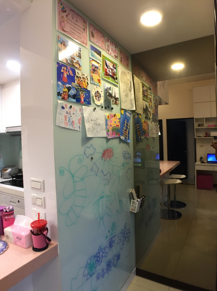 小坪數白色簡約收納小宅 一年後的開箱 (超大容量神奇衣櫥)