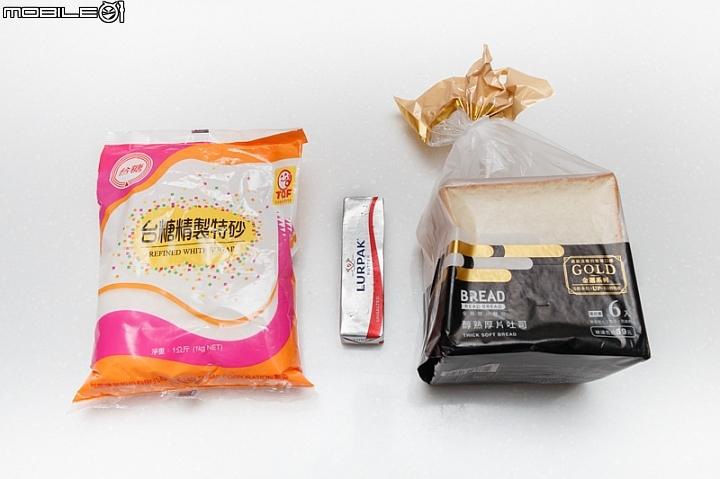 SHARP AX-XP4T水波爐料理分享:奶油酥條,食材只需要厚片吐司、白砂糖以及無鹽奶油三樣 SHARP AX-XP4T水波爐料理分享:奶油酥條,食材只需要厚片吐司、白砂糖以及無鹽奶油三樣