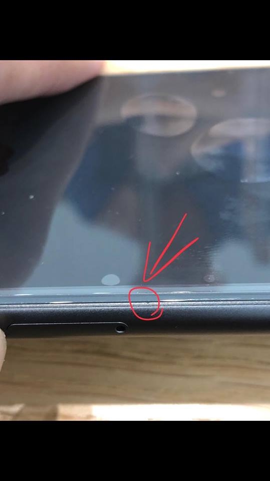 台北101這批iPhone-8整新機不保證外觀完整