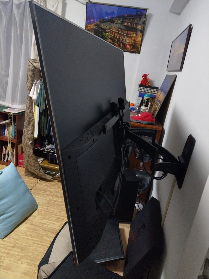 都沒人發過的 TCL C2 55吋 路人版簡易開箱文