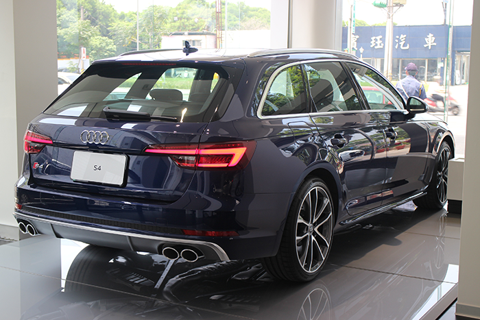 Audi北投新展間看A4/S4 Avant