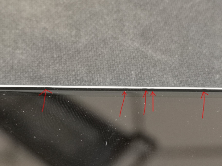 zf5z~螢幕與邊框接縫處,多處凹洞?(已解決)