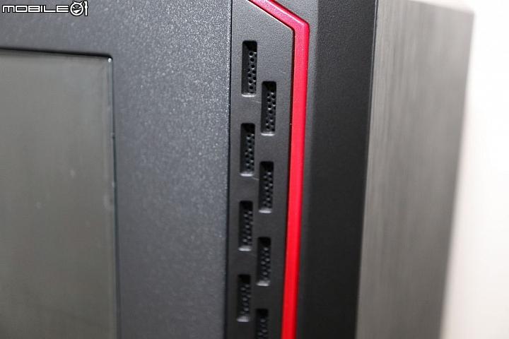 簡約窄版風 Antec 入門中塔機殼 P7 WINDOW Red 開箱