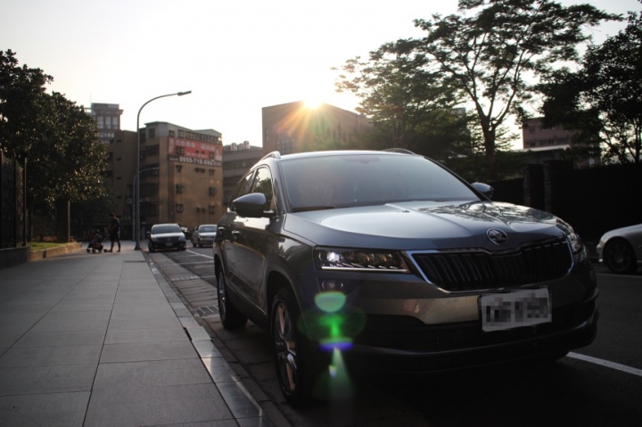 SKODA KAROQ爽開箱!