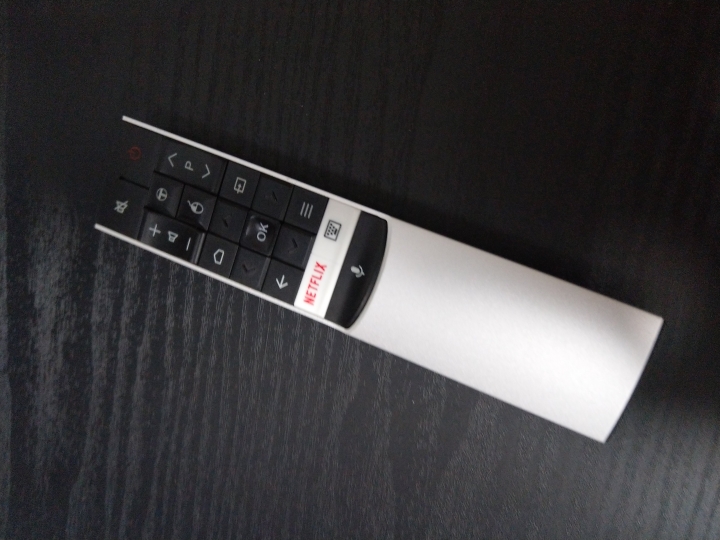 都沒人發過的 TCL C2 55吋 路人版簡易開箱文