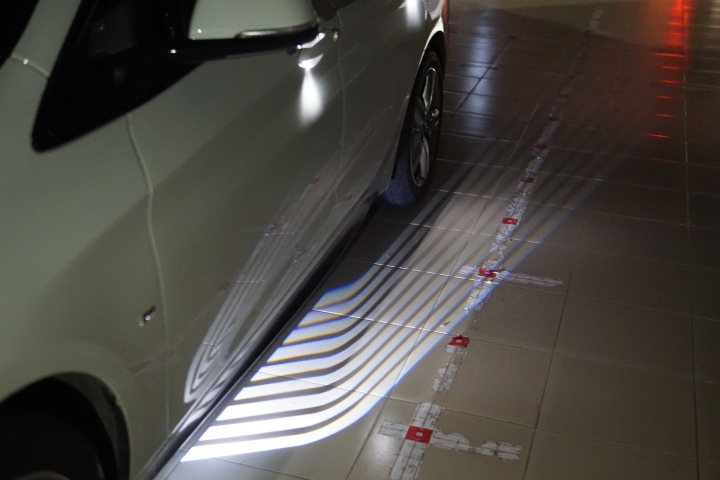 BMW 2AT 天使之翼 迎賓光毯安裝分享