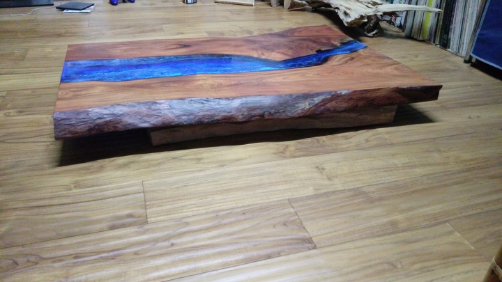 Epoxy櫸木河流桌開箱