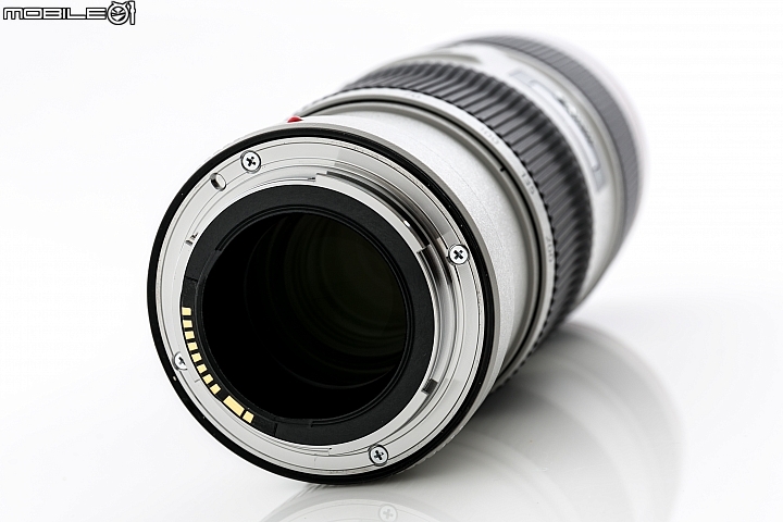 Canon EF 70-200mm f/4L IS II USM(二代)鏡尾均採用金屬接環 Canon EF 70-200mm f/4L IS II USM(二代)鏡尾均採用金屬接環