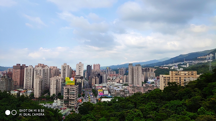 小米8 se 開箱 (8/28更新陸版系統搜尋谷歌安裝器教學)