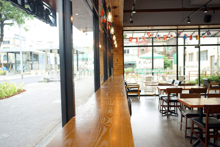 【台南咖啡館】咖啡伴 Caffe Bene|韓國市佔第一連鎖咖啡|「台南僅此一家」|現場完整複製原裝進口|風靡全球的韓式料理炫風|置身韓劇場景當個文青