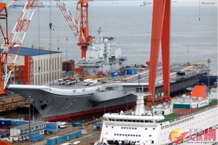 遼寧艦再返乾船塢,與新艦並列趕工