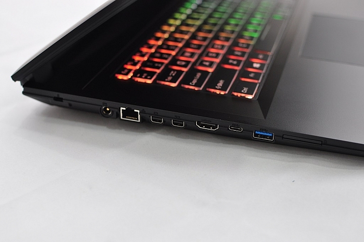 GIGABYTE Sabre 17-W8,八代新機測試報告