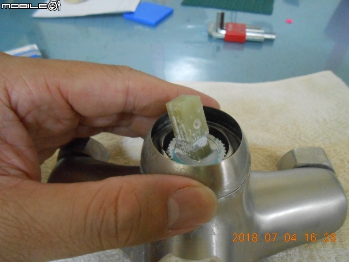 水龍頭的陶瓷閥芯更換