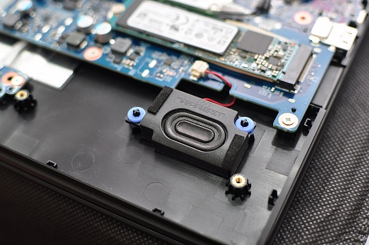 GIGABYTE Sabre 17-W8,八代新機測試報告