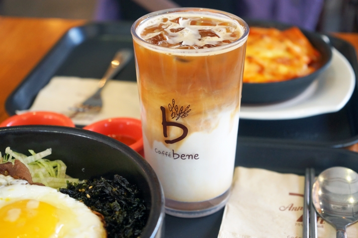 【台南咖啡館】咖啡伴 Caffe Bene|韓國市佔第一連鎖咖啡|「台南僅此一家」|現場完整複製原裝進口|風靡全球的韓式料理炫風|置身韓劇場景當個文青