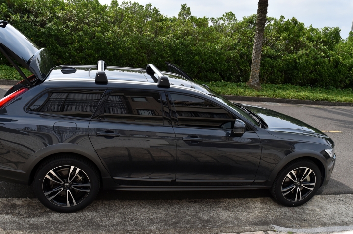 歡喜迎雷神!volvo V90 Cross Country入厝曬照