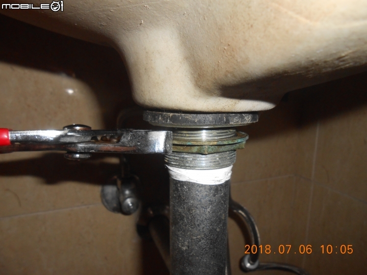 按壓式落水頭更換之排水管更換